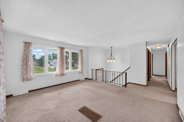 1301 Meadow Drive, Norwalk, IA 50211