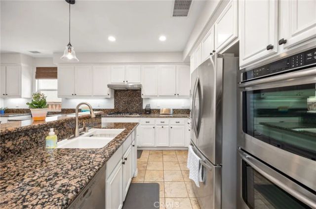 27977 River Shore Court, Menifee, CA 92585