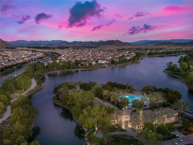 27977 River Shore Court, Menifee, CA 92585