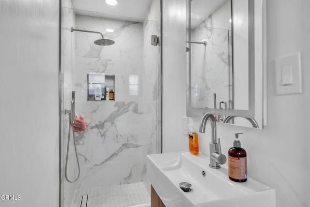 4909 Indianola Way, La Canada Flintridge, CA 91011