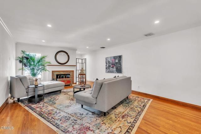 4909 Indianola Way, La Canada Flintridge, CA 91011