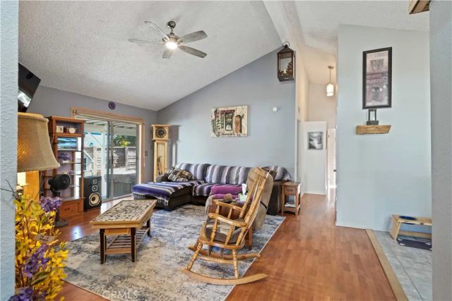 20060 Shadow Island Dr, Canyon Country, CA 91351