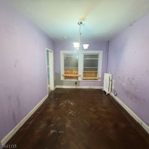129 Smith St, Newark City, NJ 07106
