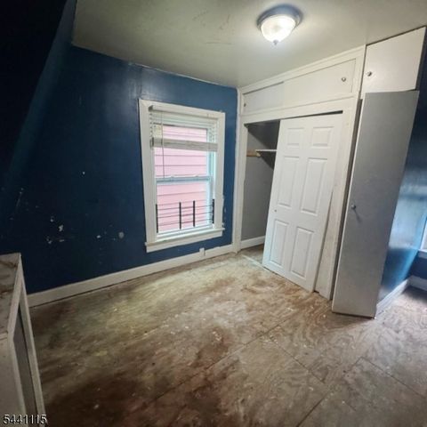 129 Smith St, Newark City, NJ 07106