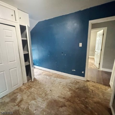 129 Smith St, Newark City, NJ 07106