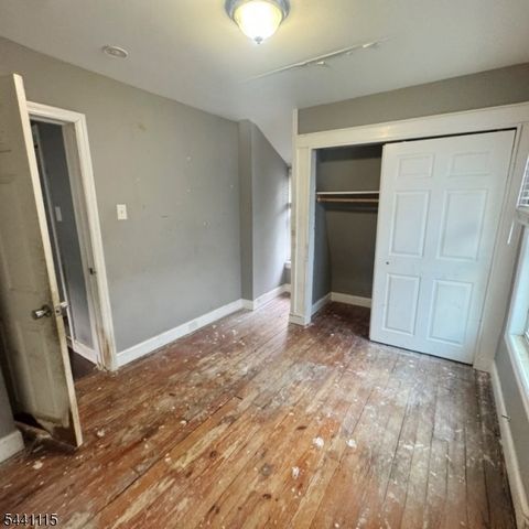 129 Smith St, Newark City, NJ 07106