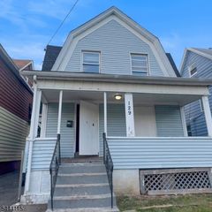 129 Smith St, Newark City, NJ 07106