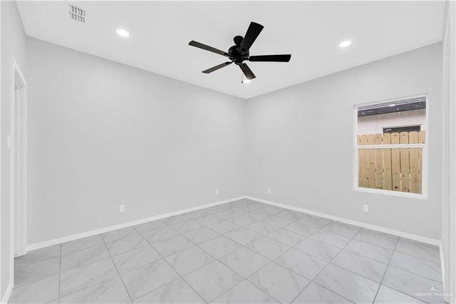 2305 S Hillside Avenue 3, Edinburg, TX 78542