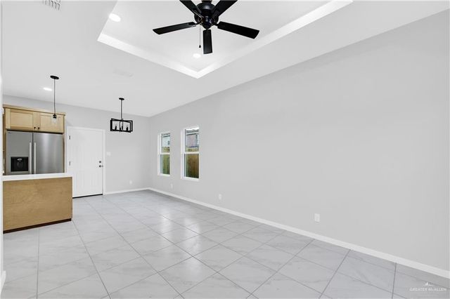 2305 S Hillside Avenue 3, Edinburg, TX 78542