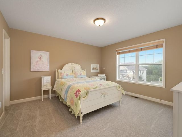 6035 Quantico Lane N, Plymouth, MN 55446