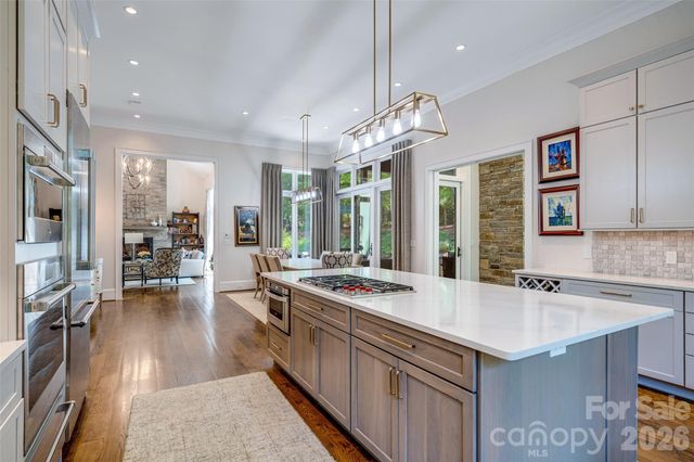 11 Beadle Lane, Asheville, NC 28803