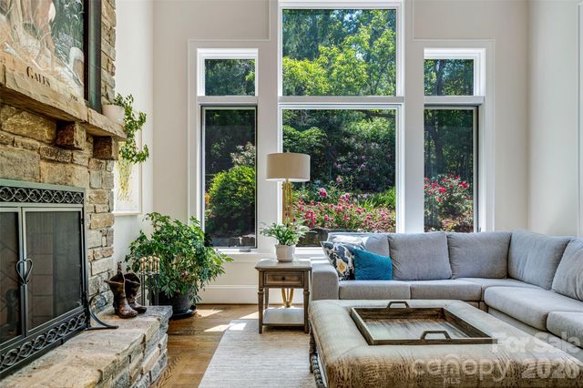 11 Beadle Lane, Asheville, NC 28803