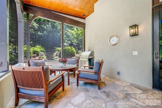 11 Beadle Lane, Asheville, NC 28803