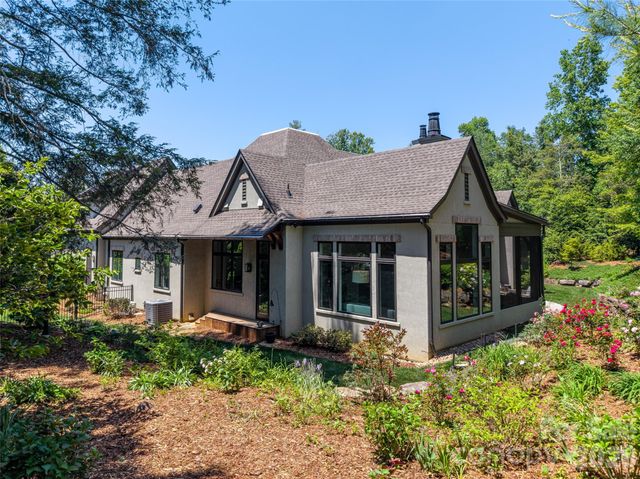 11 Beadle Lane, Asheville, NC 28803