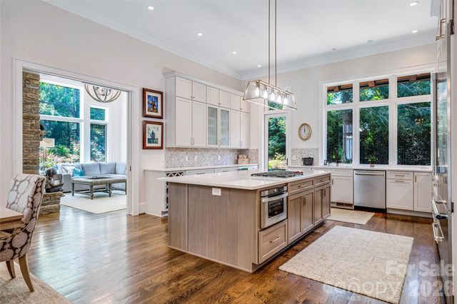 11 Beadle Lane, Asheville, NC 28803