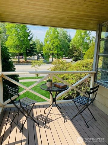 5208 Sand Point Way NE, Seattle, WA 98105