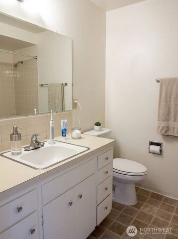 5208 Sand Point Way NE, Seattle, WA 98105