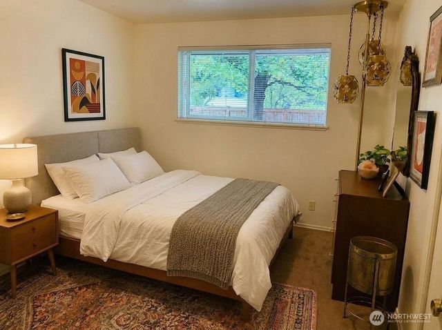 5208 Sand Point Way NE, Seattle, WA 98105