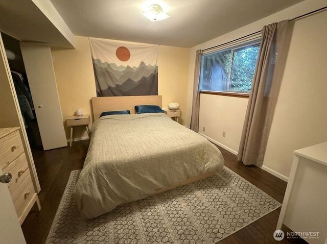 5208 Sand Point Way NE, Seattle, WA 98105