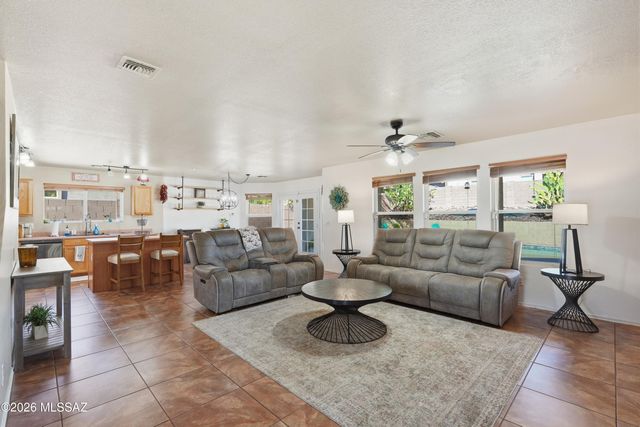 13726 E Shadow Pines Lane, Vail, AZ 85641