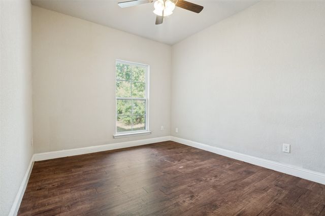 207 Ennis Street, Waxahachie, TX 75165