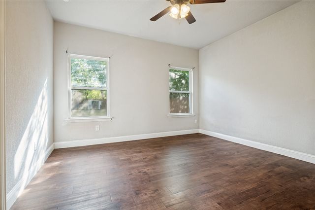 207 Ennis Street, Waxahachie, TX 75165