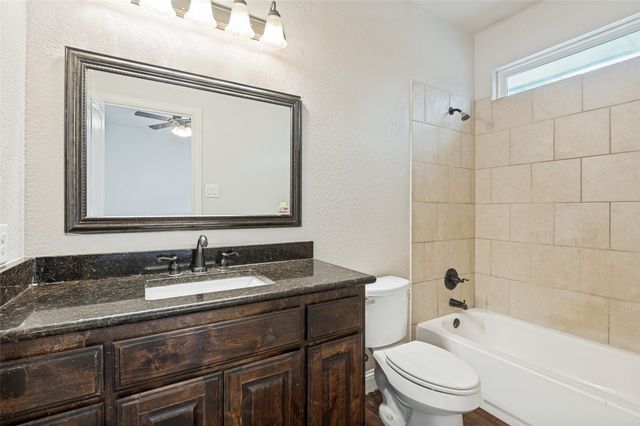 207 Ennis Street, Waxahachie, TX 75165