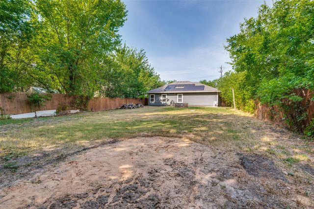 207 Ennis Street, Waxahachie, TX 75165