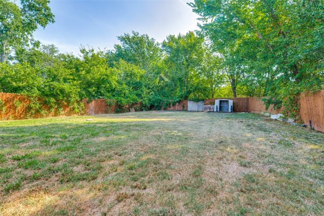 207 Ennis Street, Waxahachie, TX 75165