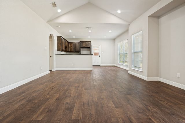 207 Ennis Street, Waxahachie, TX 75165