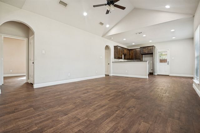207 Ennis Street, Waxahachie, TX 75165
