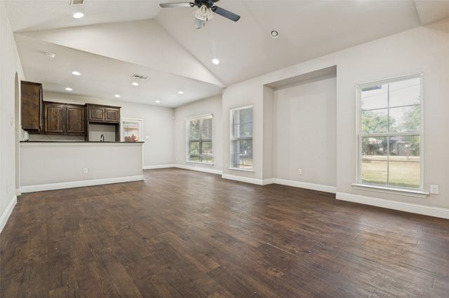 207 Ennis Street, Waxahachie, TX 75165