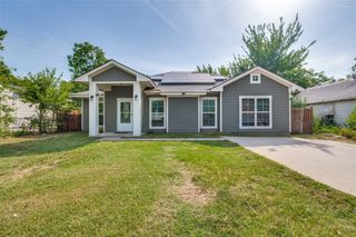207 Ennis Street, Waxahachie, TX 75165