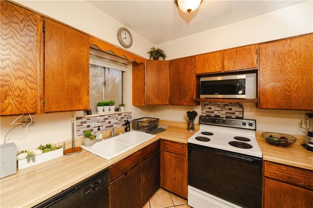 3592 W Agua Fria Drive, Golden Valley, AZ 86413