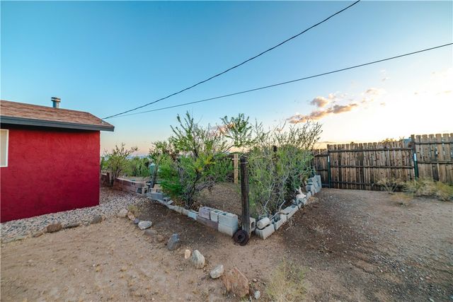 3592 W Agua Fria Drive, Golden Valley, AZ 86413