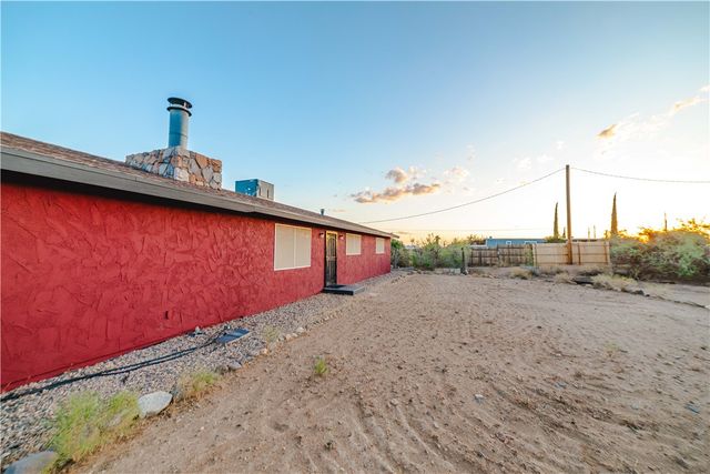 3592 W Agua Fria Drive, Golden Valley, AZ 86413