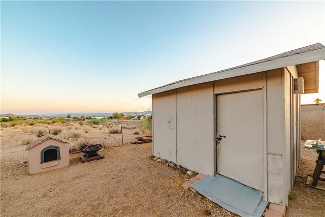 3592 W Agua Fria Drive, Golden Valley, AZ 86413