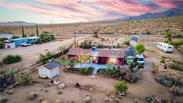 3592 W Agua Fria Drive, Golden Valley, AZ 86413