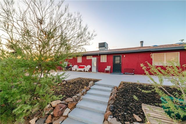 3592 W Agua Fria Drive, Golden Valley, AZ 86413