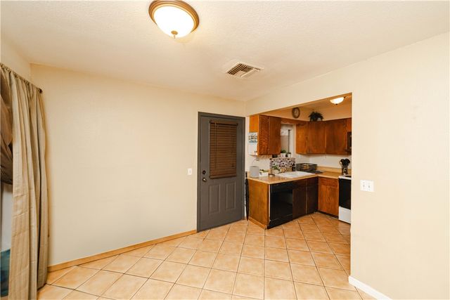 3592 W Agua Fria Drive, Golden Valley, AZ 86413