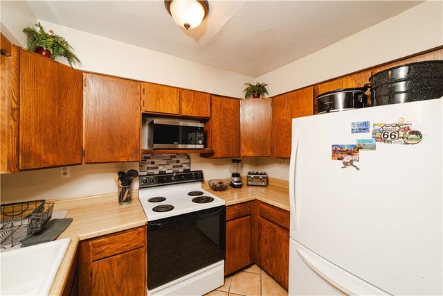 3592 W Agua Fria Drive, Golden Valley, AZ 86413