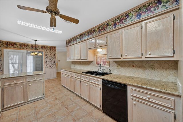 507 Lexington Drive, Corsicana, TX 75110