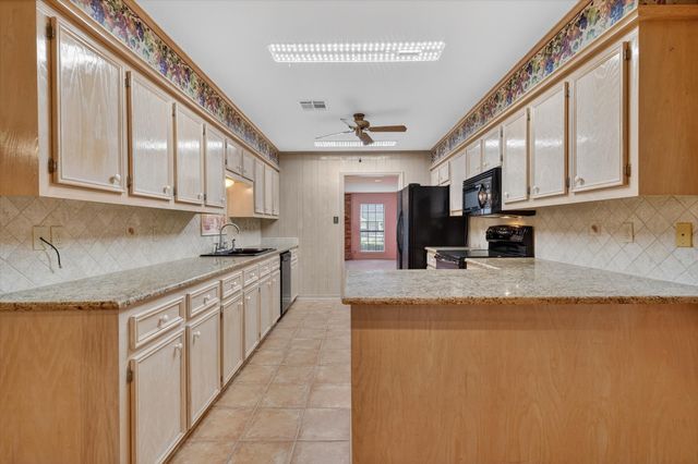 507 Lexington Drive, Corsicana, TX 75110