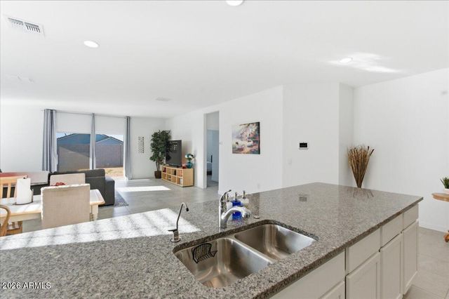 1883 W Storia Avenue, Apache Junction, AZ 85120