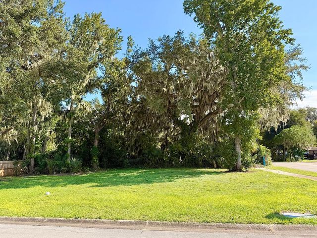 1099 YAUPON STREET, Daytona Beach, FL 32117