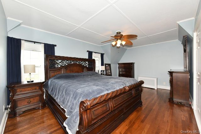 112 Cambridge Avenue, Stewart Manor, NY 11530