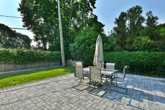 112 Cambridge Avenue, Stewart Manor, NY 11530