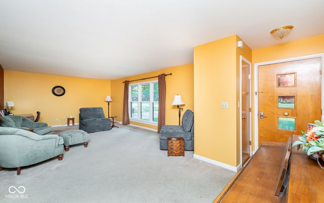 1448 Robin Hood Drive, Seymour, IN 47274