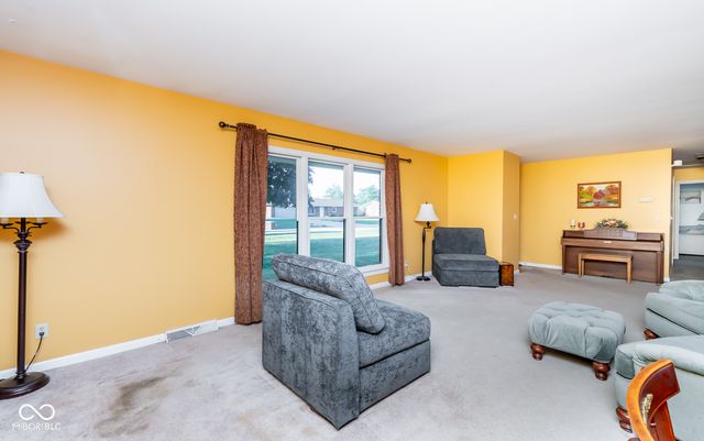 1448 Robin Hood Drive, Seymour, IN 47274