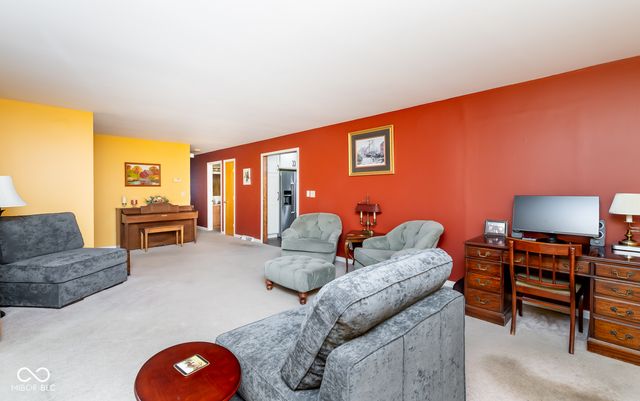 1448 Robin Hood Drive, Seymour, IN 47274